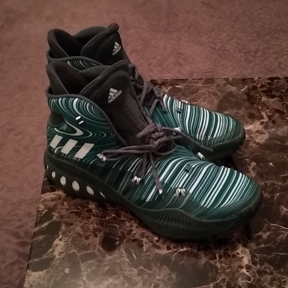 Sport shoes